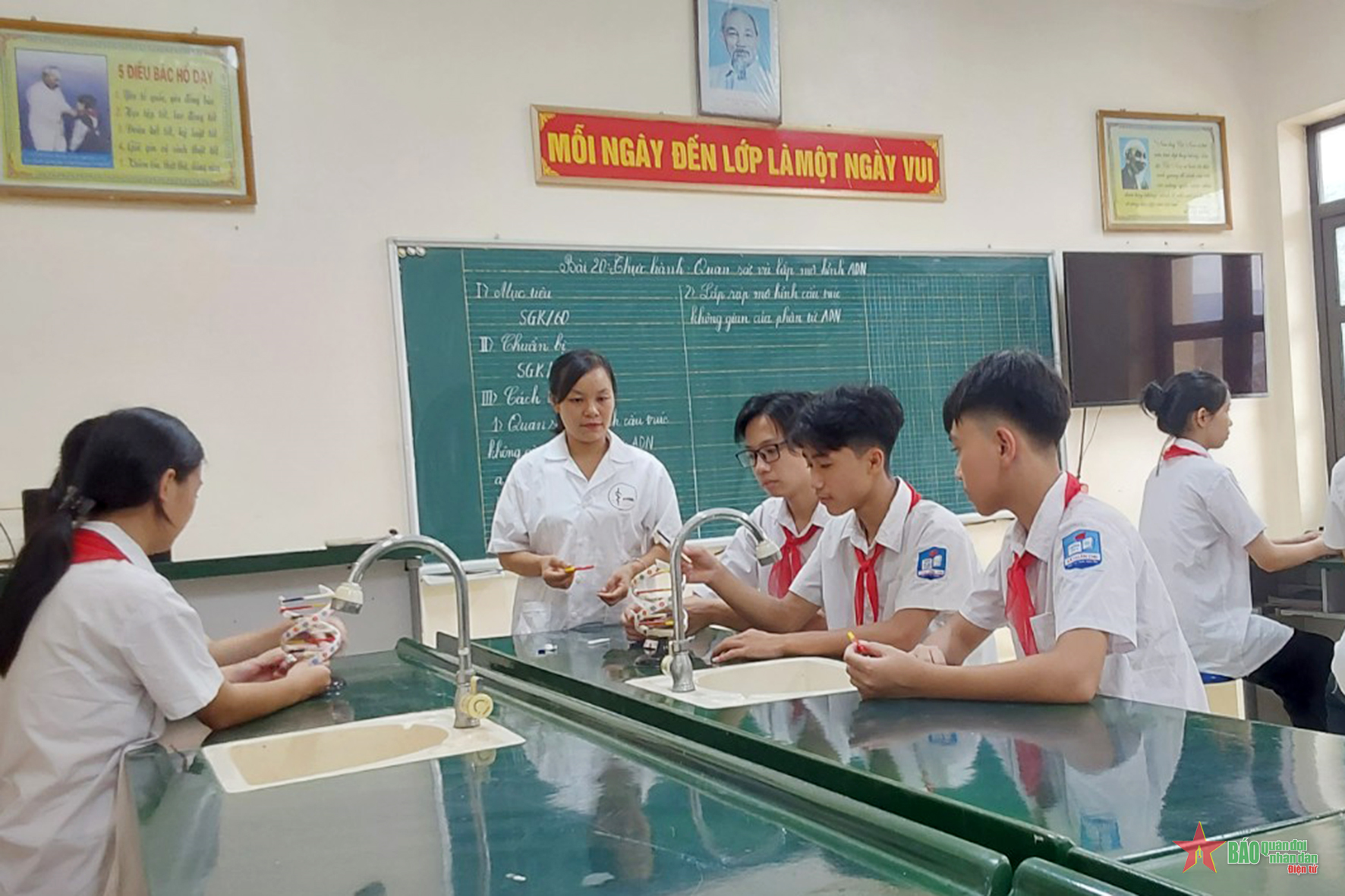 Đẩy mạnh chuyển đổi số ở ngôi trường mang tên Phạm Hồng Thái